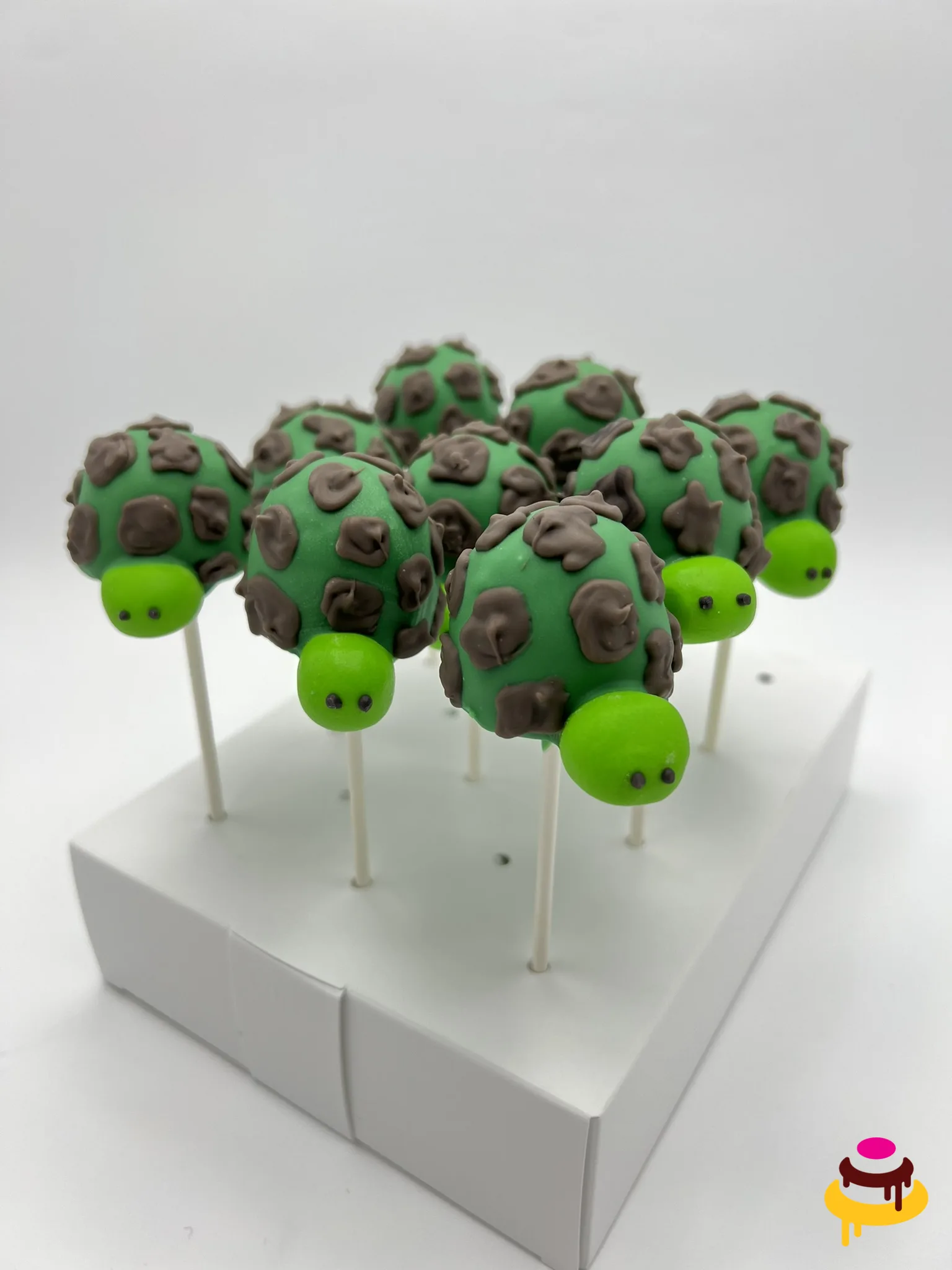 Green turtle cake pops for a kids birthday party in the Bay Area